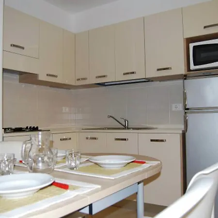 Apartment Isabel B *