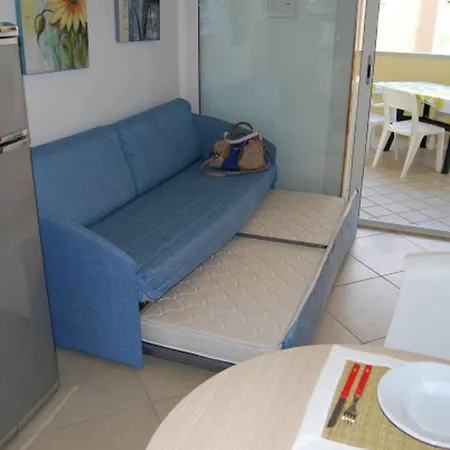 Isabel B Apartment *